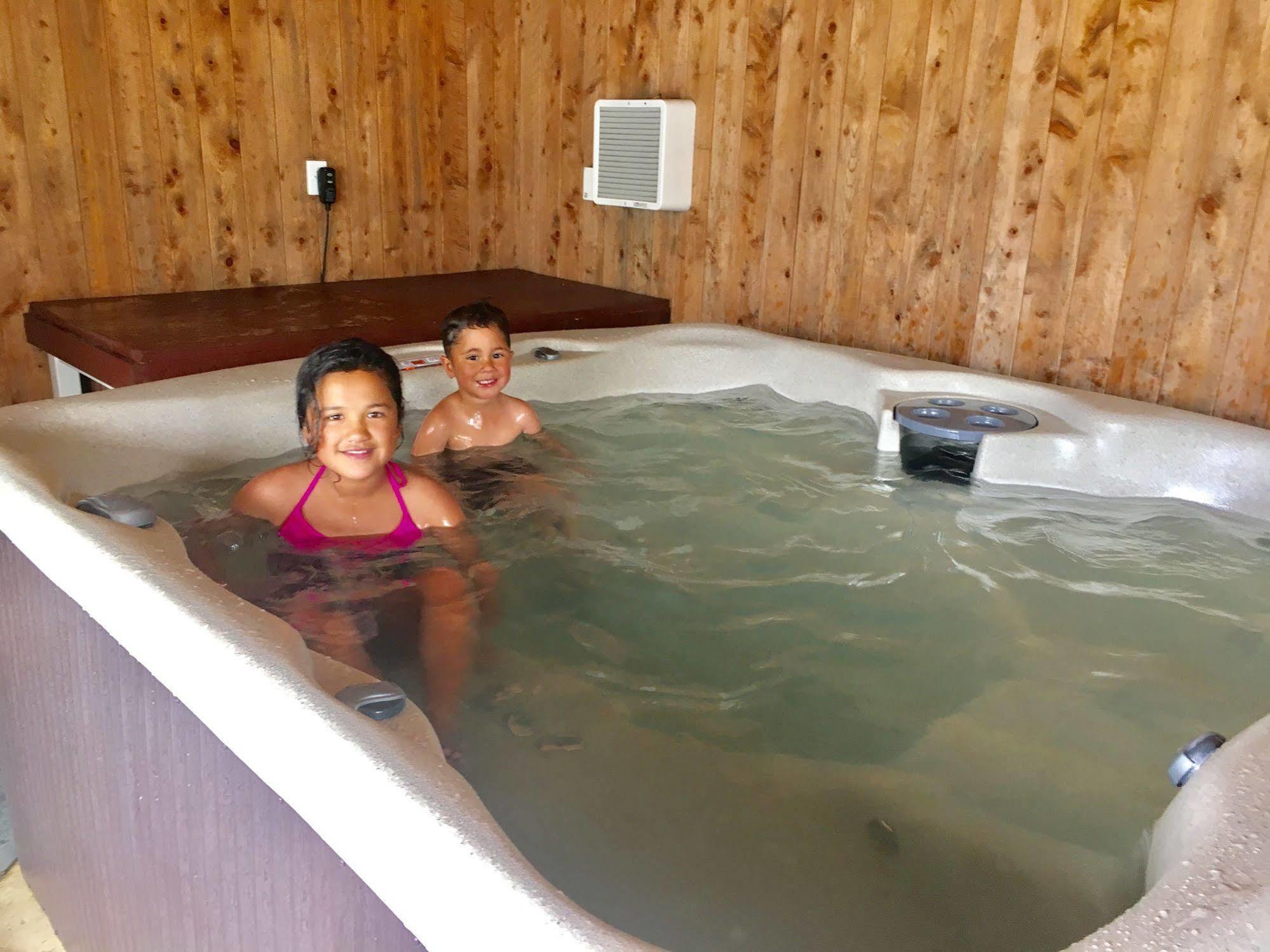Stratford Motel & Holiday Park Bagian luar foto