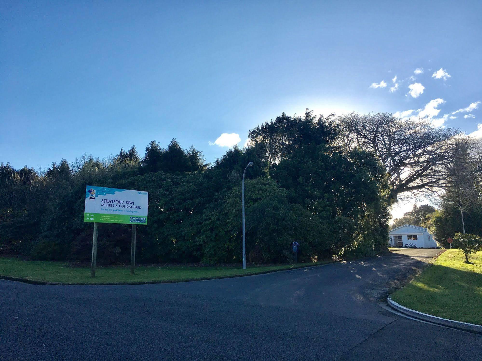 Stratford Motel & Holiday Park Bagian luar foto